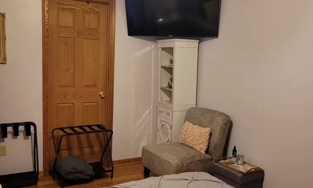 Homerville Bed & Breakfast | One bedroom country apartment