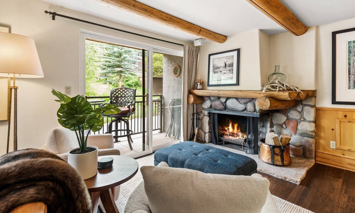 Aspen Condo | One Block to Aspen Mtn & 3 Blocks to Downtown! Covered Parking and Balcony