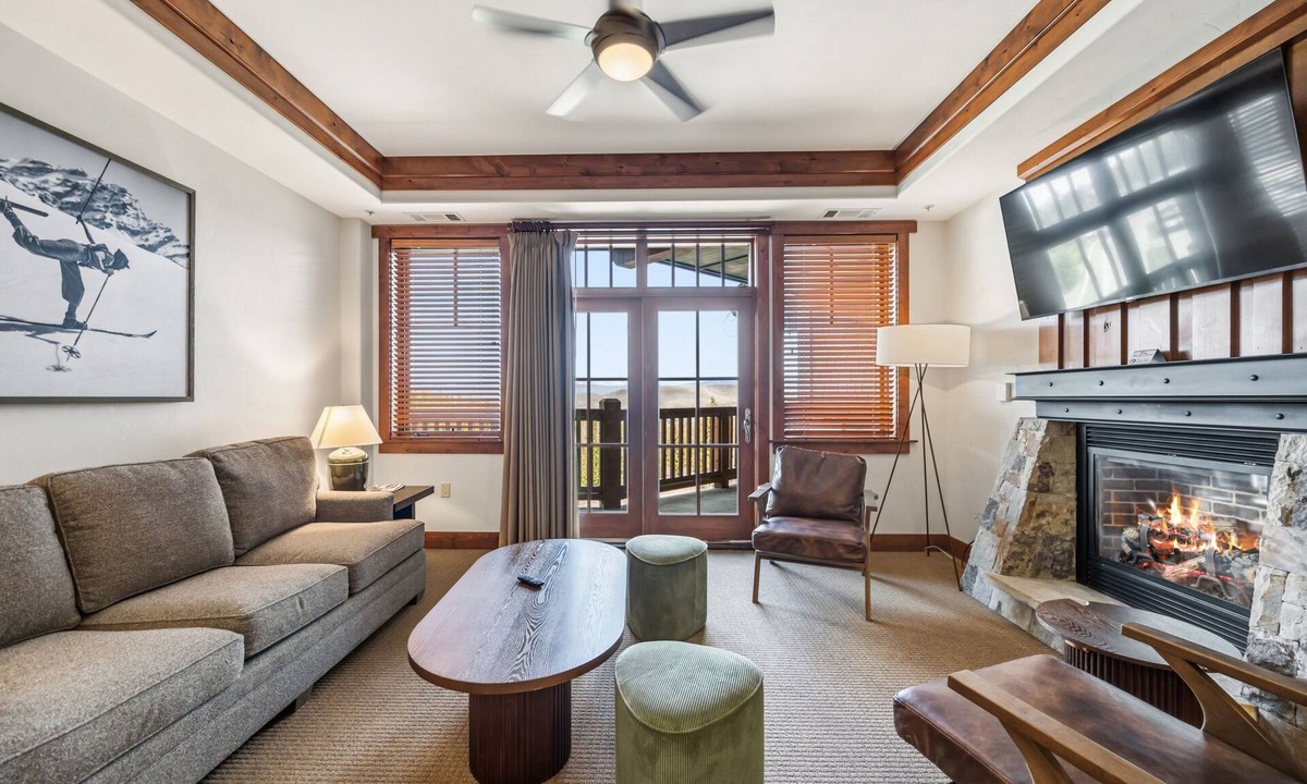 Peak 8 Apartment | One Ski Hill Place 2BR — gondola views & parking