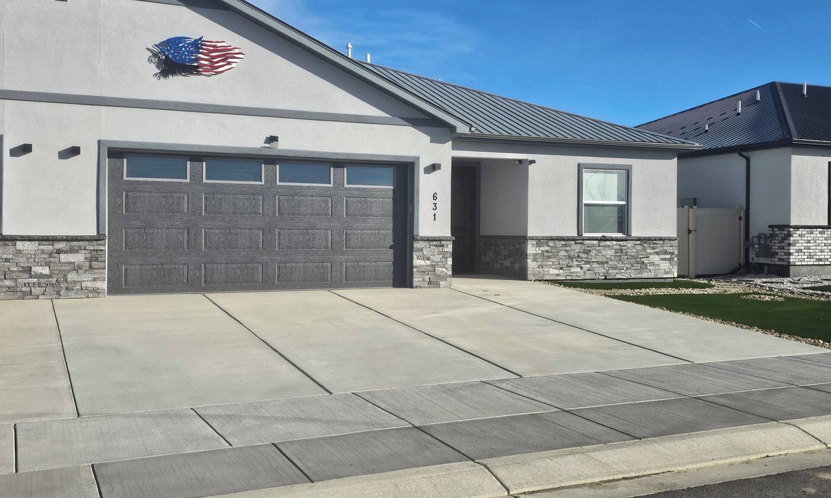 Montrose House | Painted Sky Hideaway
