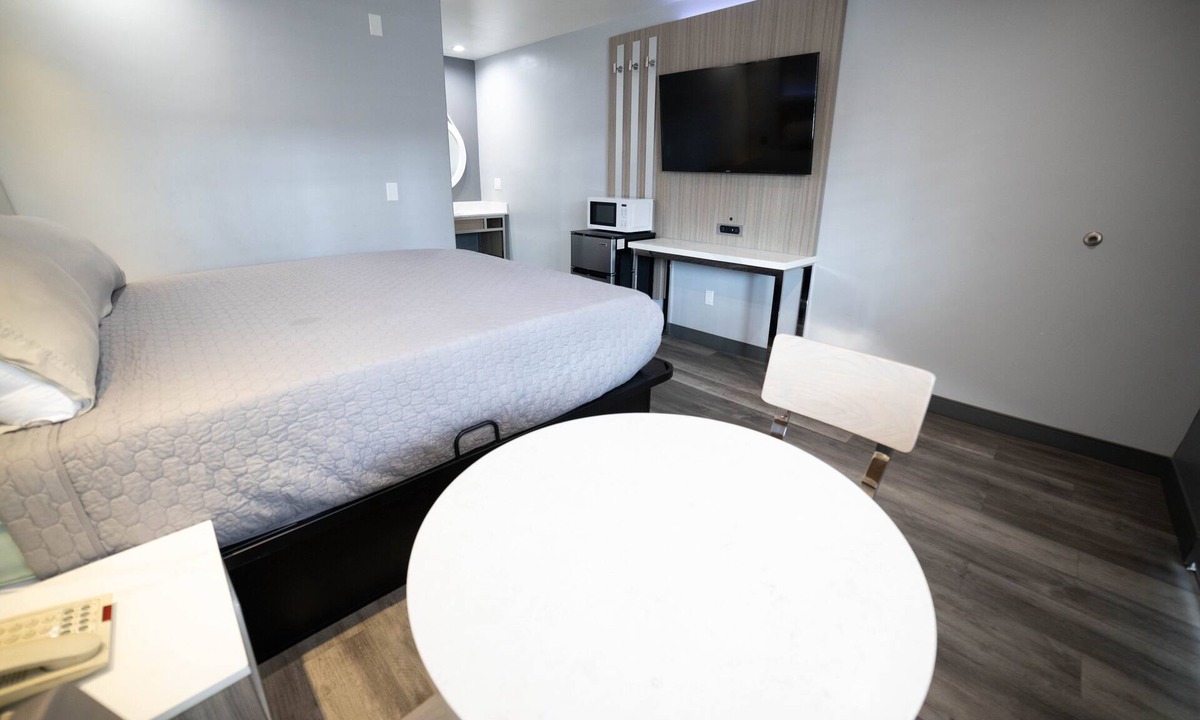 El Rancho Hotel | Palms Motel
