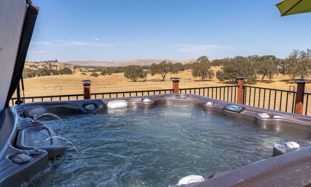 Paso Robles House | Paso Robles Estate w/Hot Tub, Game Room & Views
