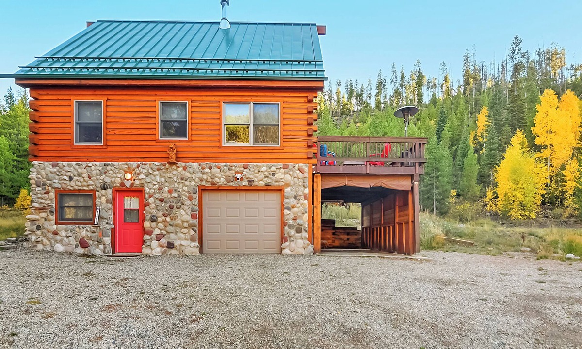 Granby Cabin | Peaceful 3-bedroom cabin 20 minutes to Winter Park Resort - hot tub, EV charger