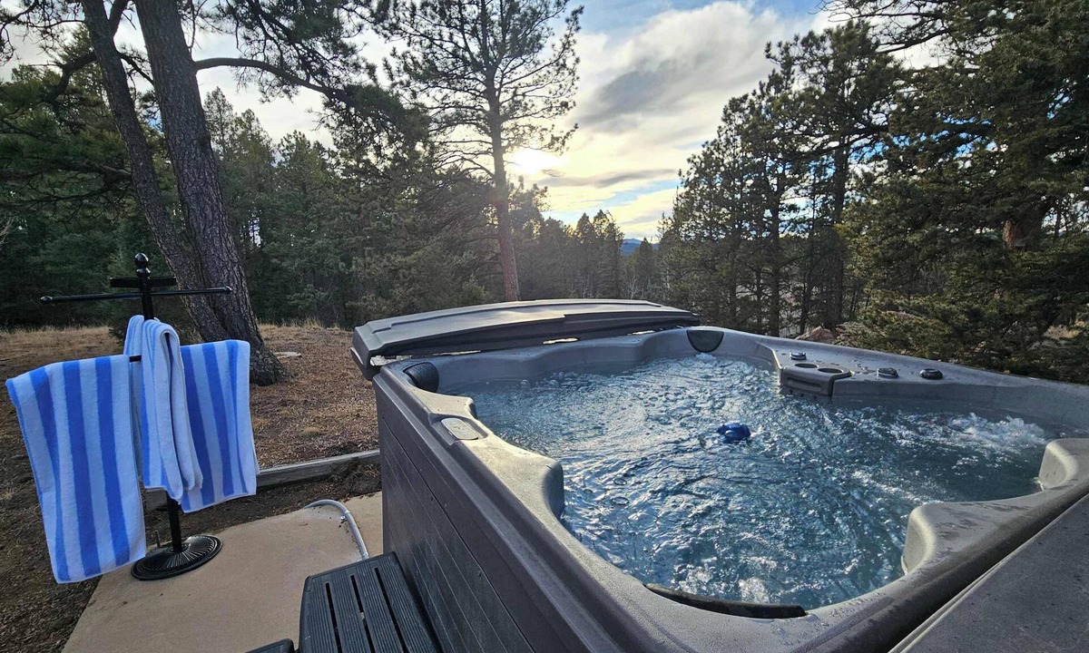 Florissant House | Peaceful Hot Tub Home with Mountain Views!