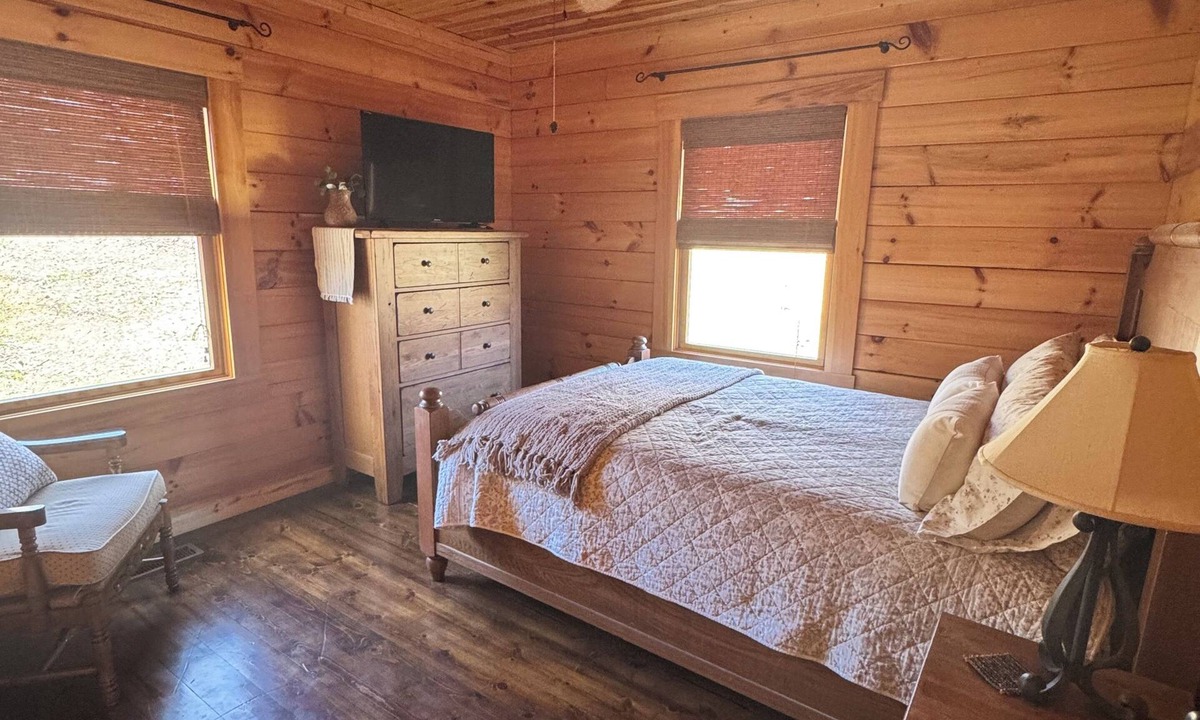 Scio Cabin | Peaceful Secluded Cabin Retreat 42 Acres, Pond, Hiking Trails Near Tappan Lake