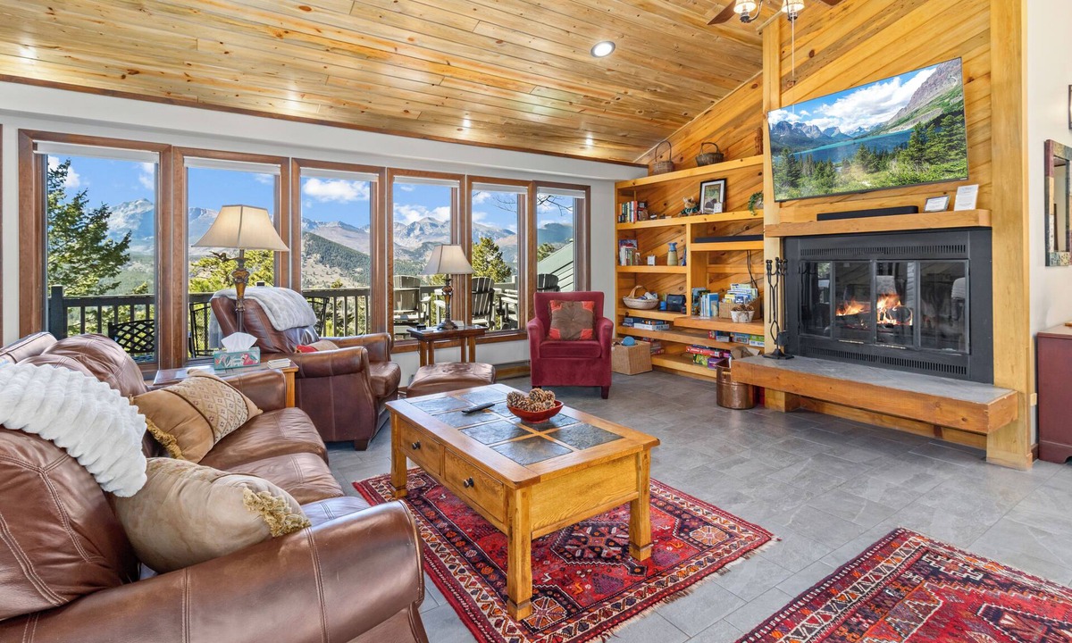 Windcliff Estates House | Peak-A-View - Your home away from home in Estes Park Colorado