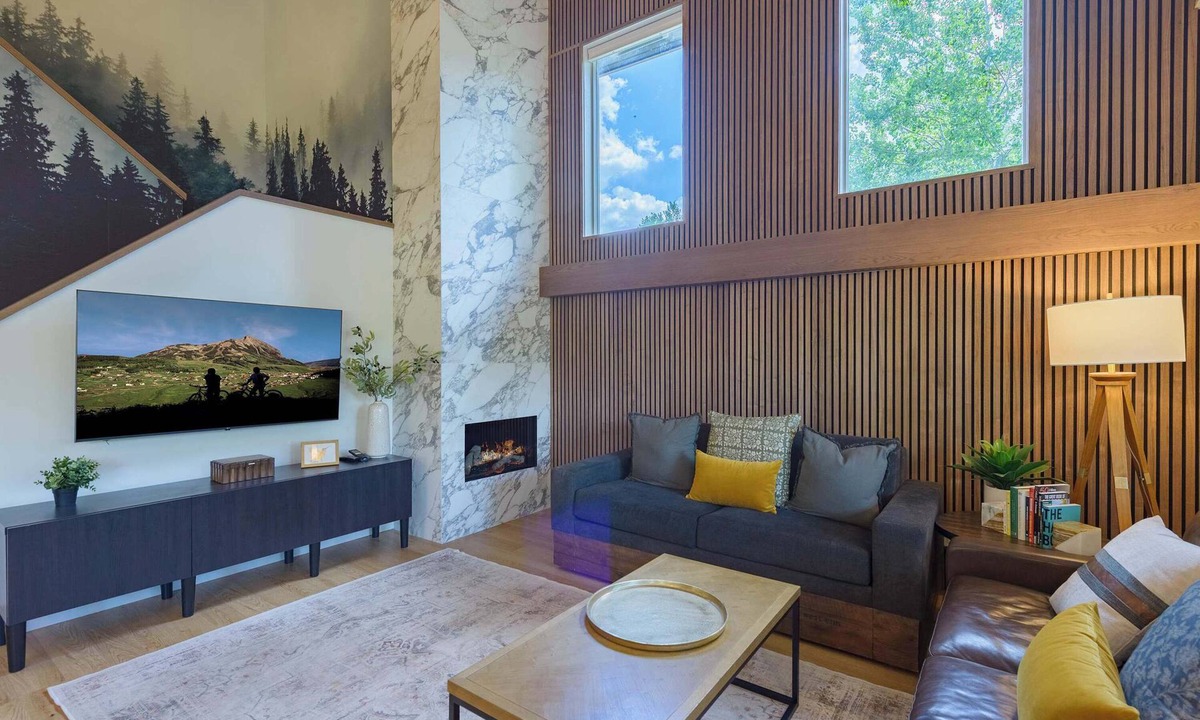 Crested Butte House | Peak View House, New remodel, hot tub, garage!