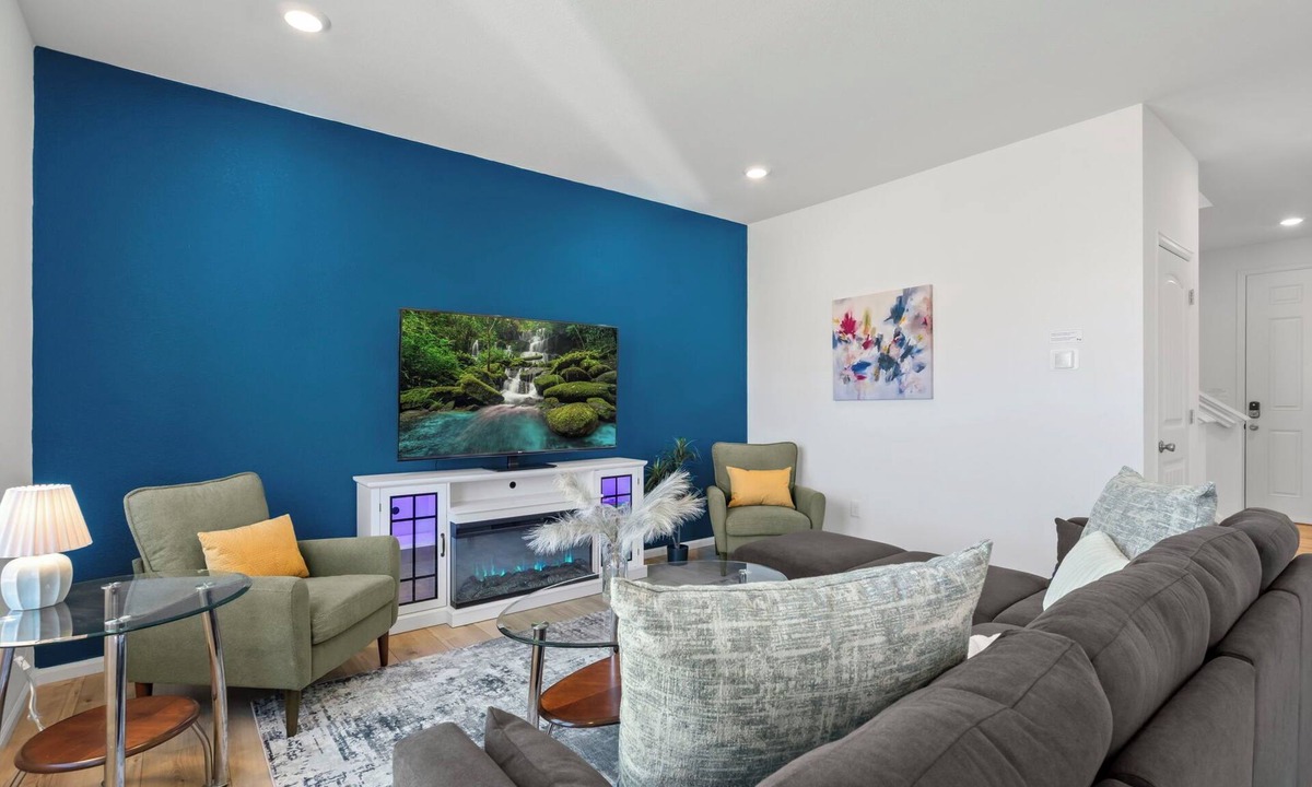 Centerra House | Pelican Landing | Modern 3BD in Lakes at Centerra