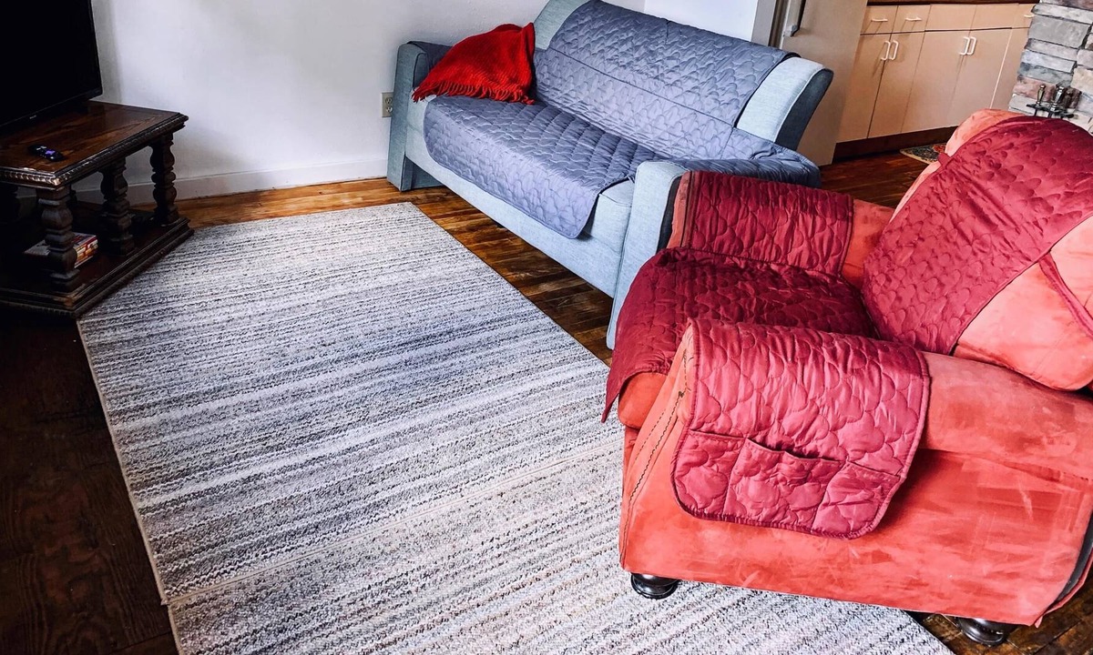 Lake City Apartment | Perfect Location!