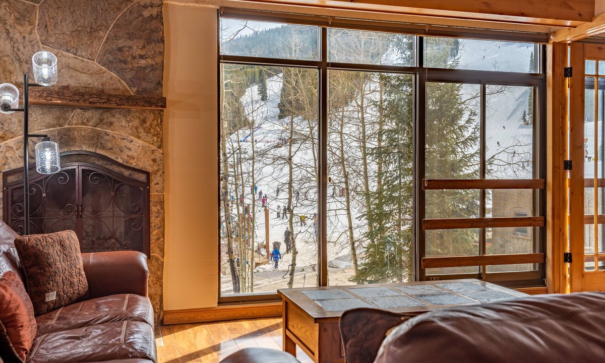 East Village at Copper Condo | Perfect view of Super Bee, ski-in/out, wonderful sunlight, free WiFi, parking