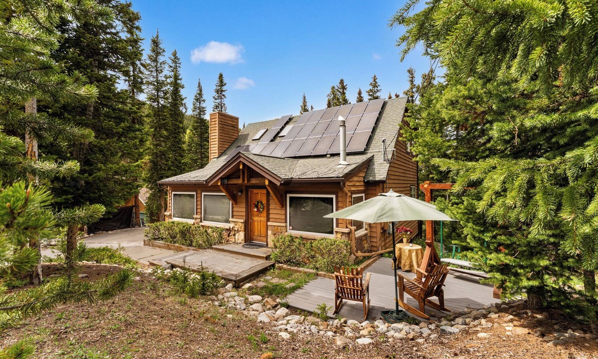 Valley of the Blue House | Pet-Friendly & 12-Min from Quandry Peak Trailhead with Dry Sauna!