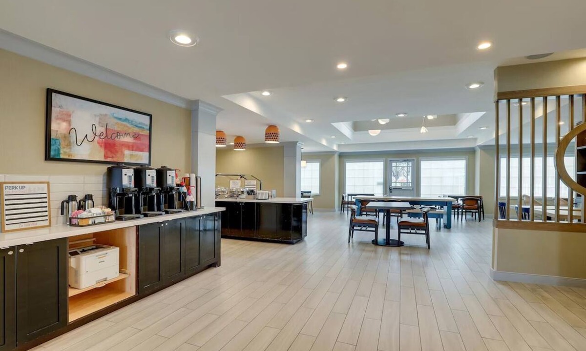 San Jose Hotel | Pet-friendly ADA Unit with Free Breakfast, Onsite Parking