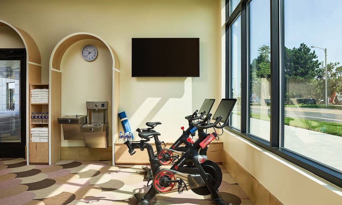 Cole Apartment | Pet Friendly + Amazing Amenities | Hot Tub Access