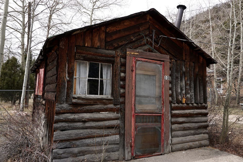 Bellvue Cabin | Pet Friendly Fishing Cabin close to Poudre River, Perfect for a Weekend Escape from Fort Collins