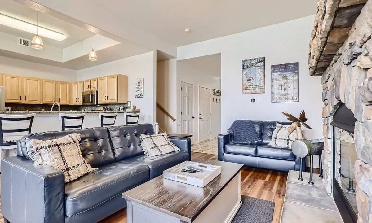 Silverthorne House | Pet Friendly, Spacious Home, Incredible Views, Private Hot tub 152
