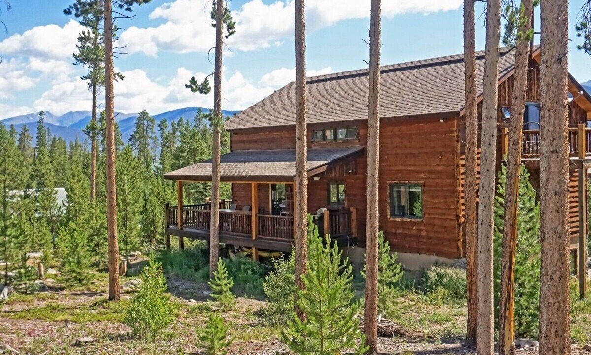 Grand Lake Condo | Pet Friendly Studio Condo Near Shadow Mountain Lake