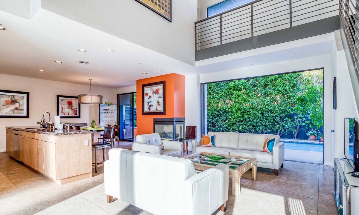Baristo House | Pet-friendly townhome close to downtown with private pool, spa and more!