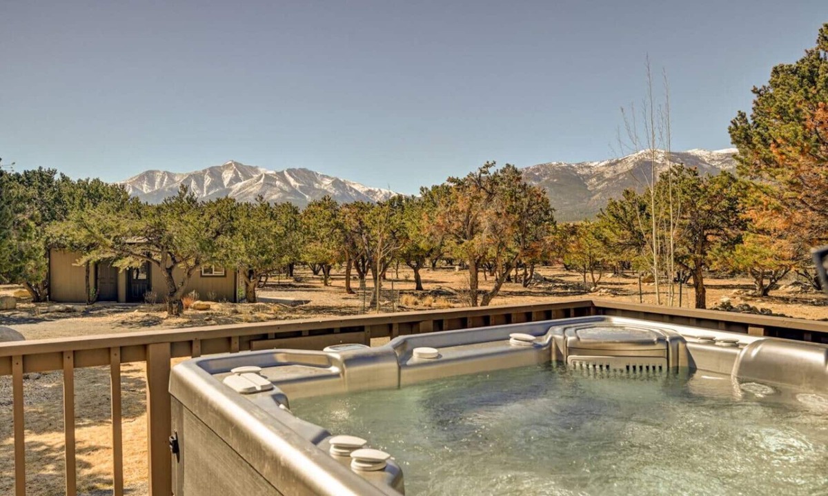 Buena Vista House | Piñon Peak Retreat |Hot Tub |Views |2 Living Areas