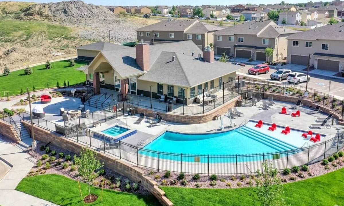 Central Colorado Springs Apartment | Pike's Peak Views Fully Loaded King+Qn bds+Fast Wi-Fi+Slps7
