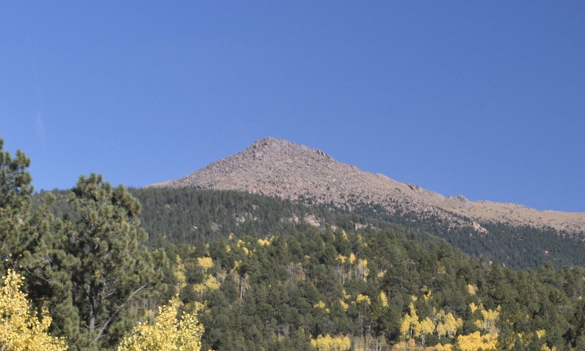 Rainbow Valley Cabin | Pikes Peak’s Sentinel Point View, Starlink, WiFi, YouTube, Divide, Woodland Park