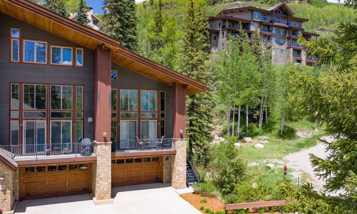 Purgatory House | Ping Pong, Foosball, Pet Friendly, Mountain Living