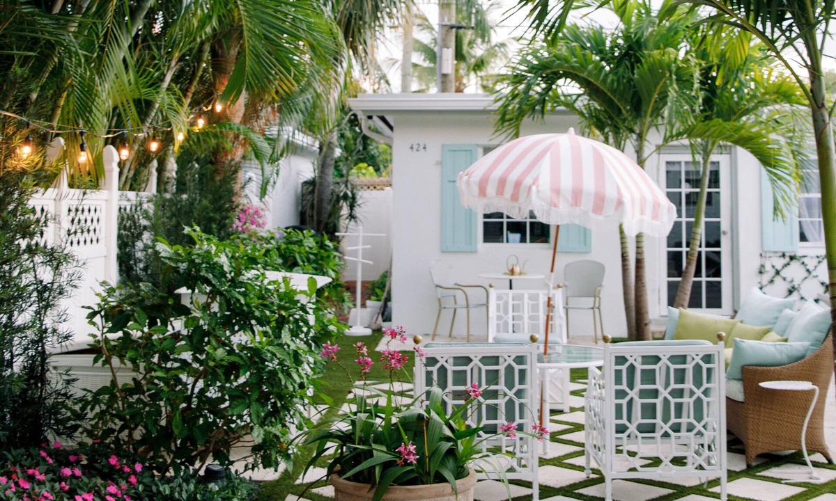 West Palm Beach House | Pink Palm Beach Villa w/2 separate cottages