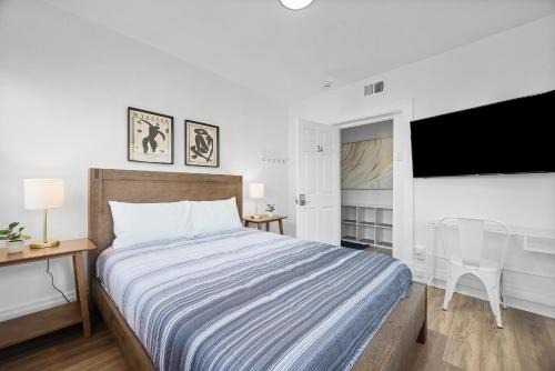 Shadyside House | Pittsburgh Shadyside 3A Bright and Stylish Private Bedroom with Shared Bathroom