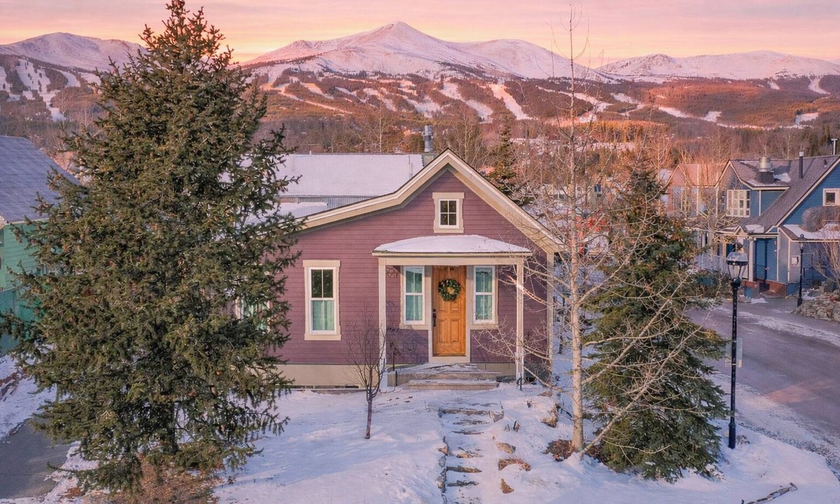 Historic District House | Plum Cottage: Gorgeous Historic Home