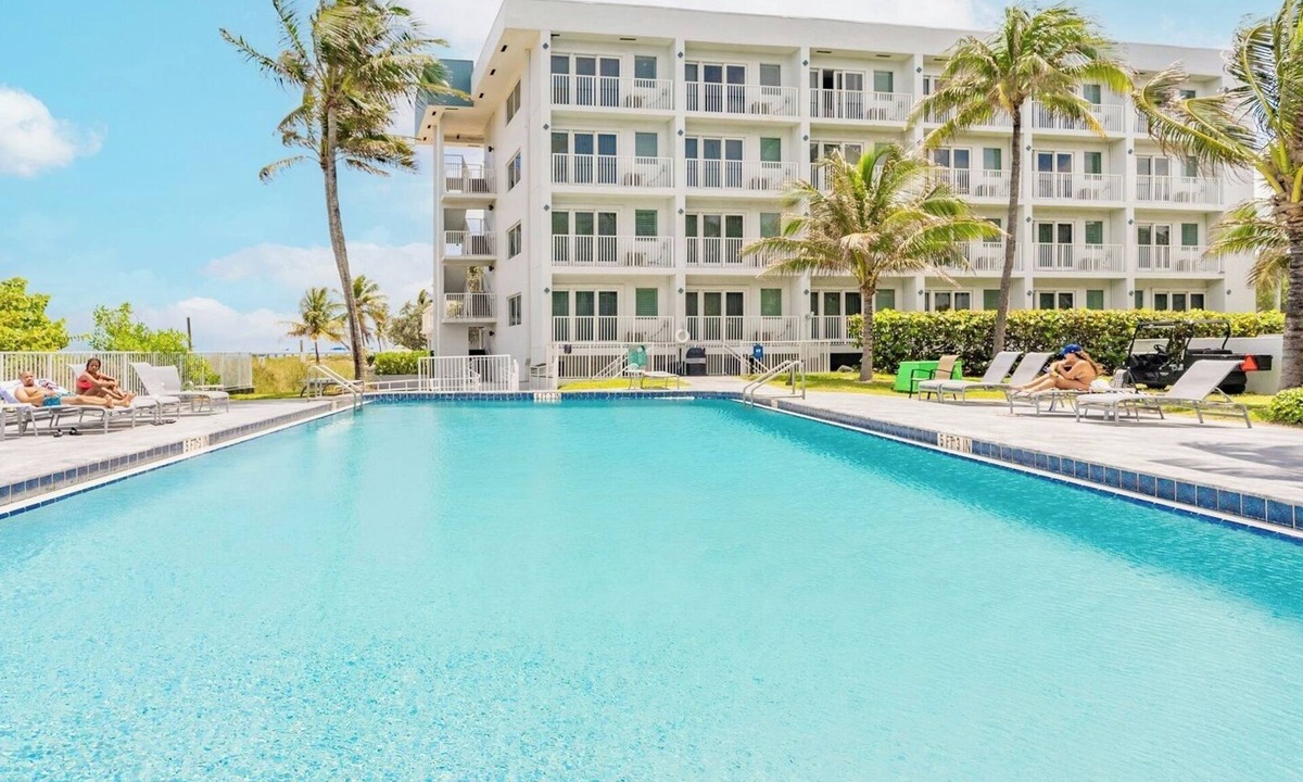 Pompano Beach Resort | Pompano Beach | Relaxed Poolside Stay | Pool + Beach