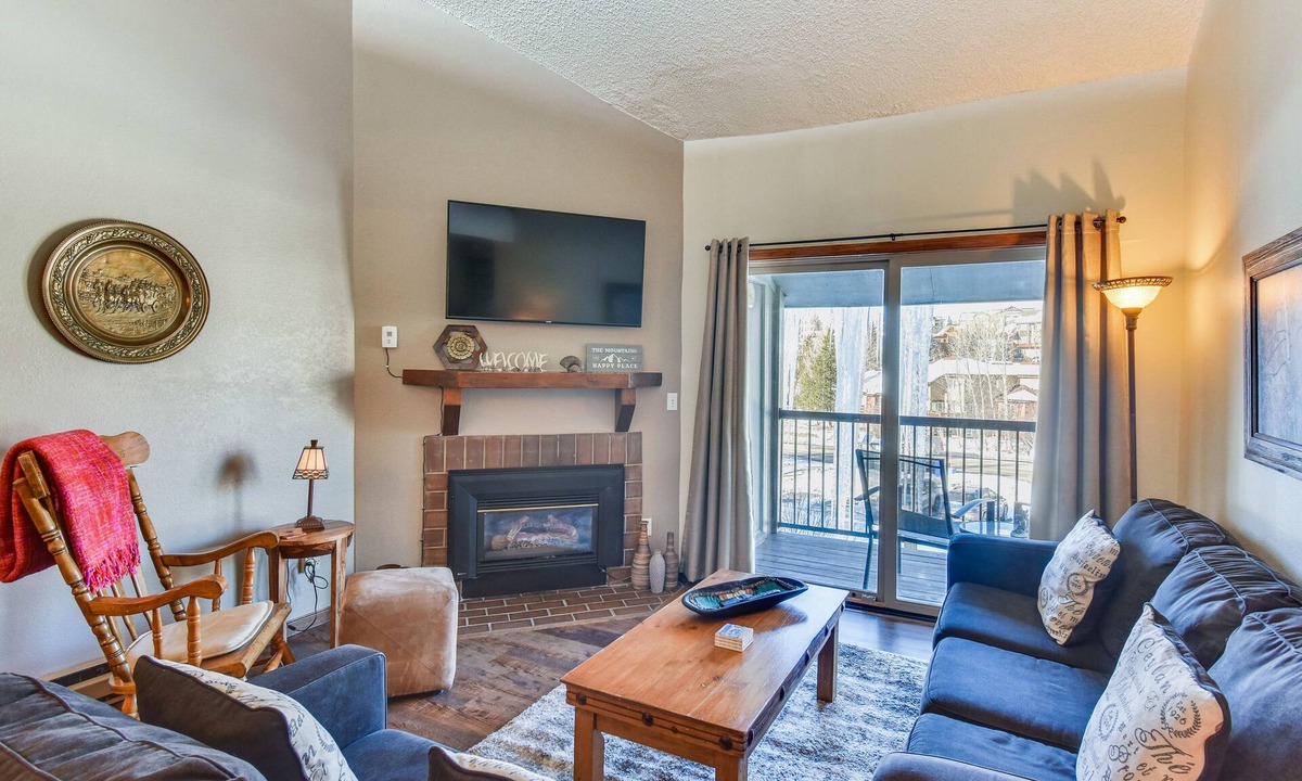 Steamboat Springs Condo | Pool & Hot Tub Access: Central Steamboat Condo