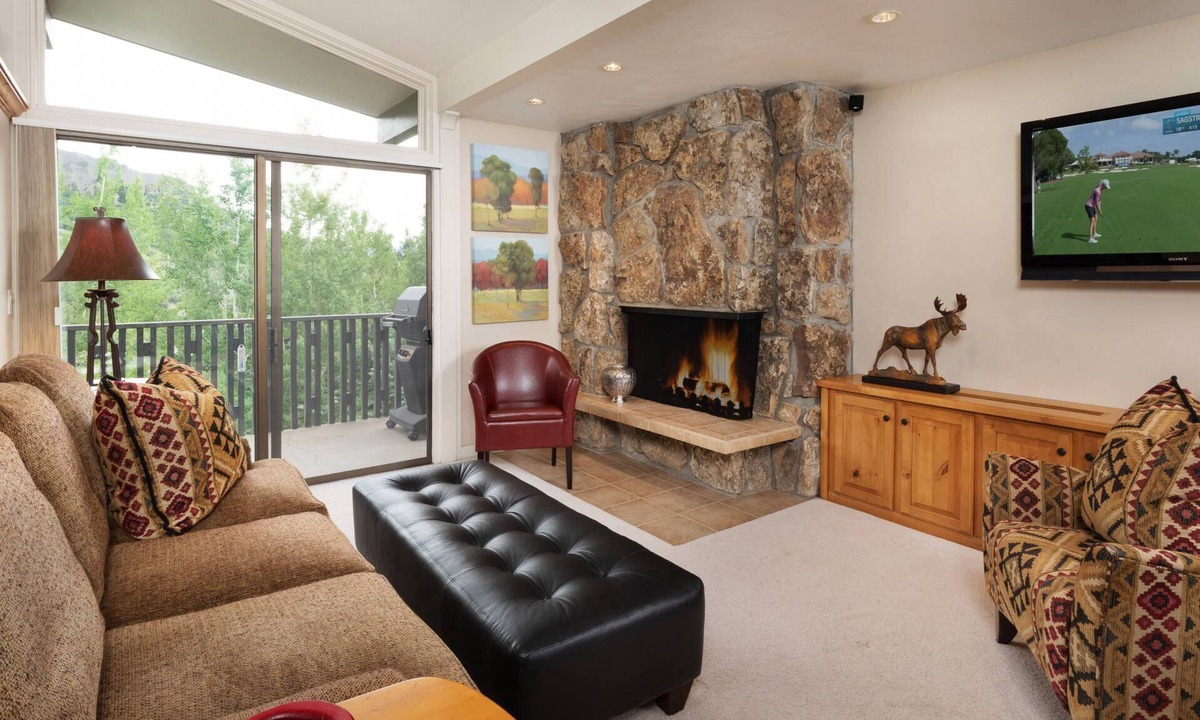 Snowmass Village Condo | Popular Snowmass Condo with HT/Wood FP/Balcony W/Grill/Parking. Great Rates! Plan Your Summer Now!