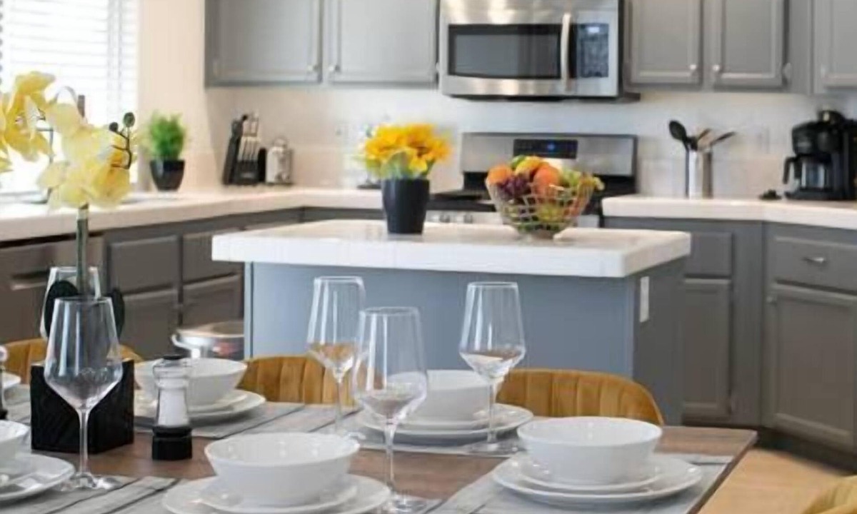 North Las Vegas House | Postmodern 4BR Vegas Retreat w/Pool and BBQ Grill