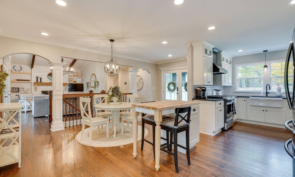 Powell House | Powell Home w/Fire Pit - 5 Mi to Columbus Zoo!