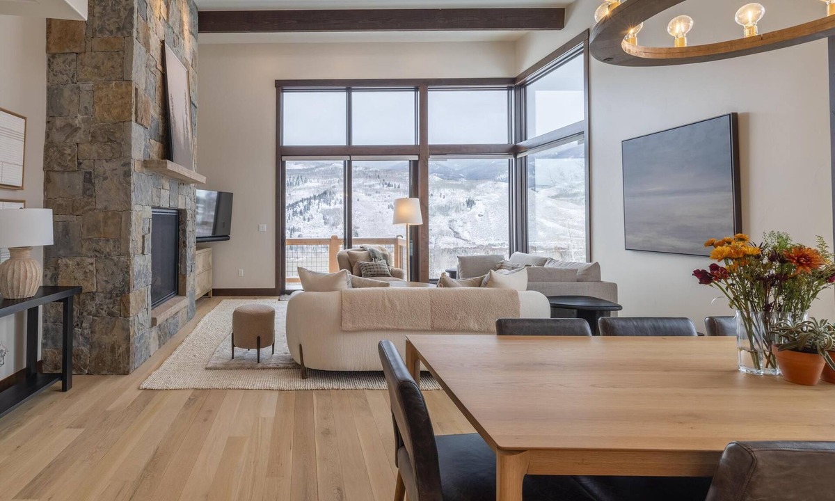Silverthorne House | Private Colorado Mountain Retreat. 5BR Home + Guest House