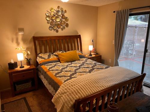 Hemet House | Private Guest Room