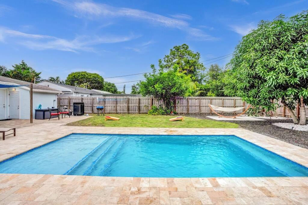 South Middle River House | Private Heated Pool Oasis w Outdoor Dining
