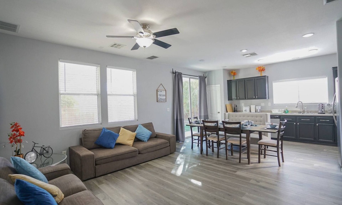 North Las Vegas House | Private Housebest Ratessleeps 12parking15 min Strippets Allowedbook Now