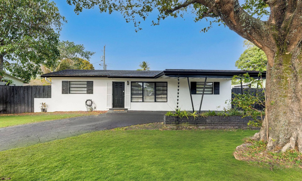 West Hollywood House | Private Pool & Game Room 6 Mi to Hard Rock Stadium
