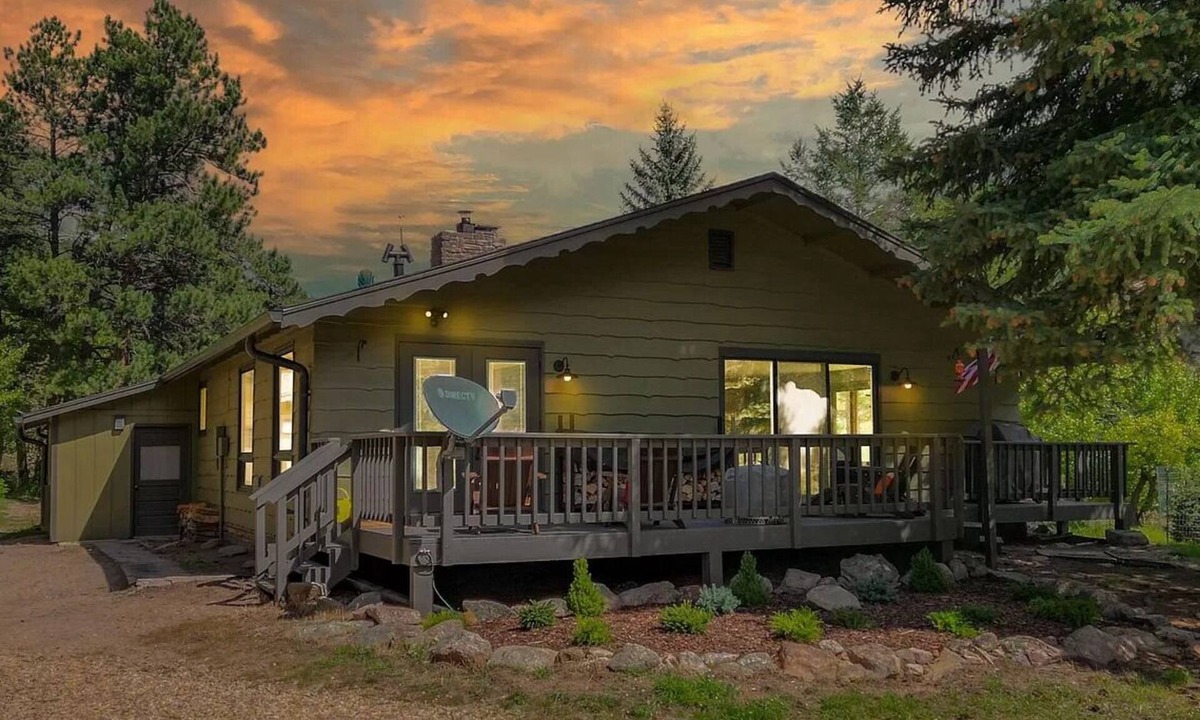 Estes Park Cabin | Private riverfront cabin with stunning mountain views 10 min from downtown Estes
