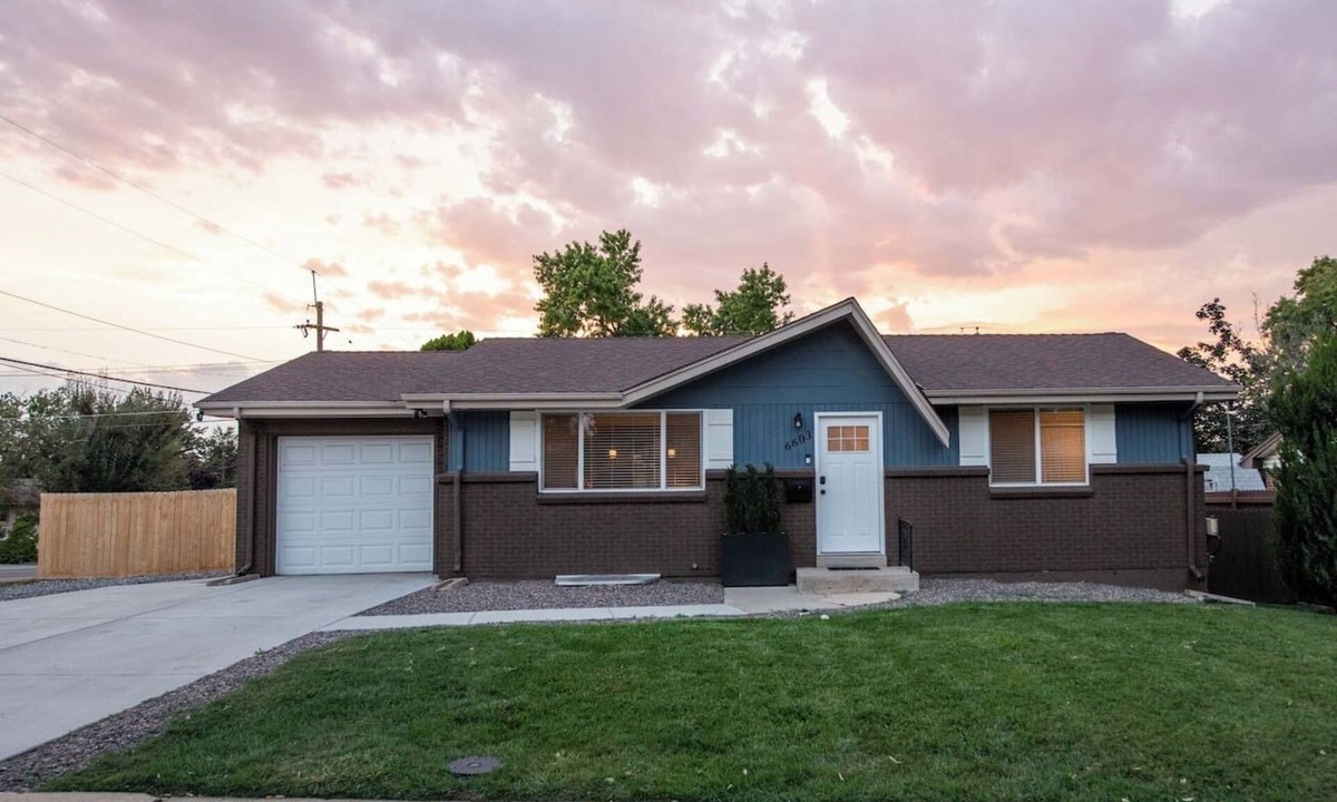 Lamar Heights Area House | Private Upper Unit Home, Pet Friendly, Min to DT