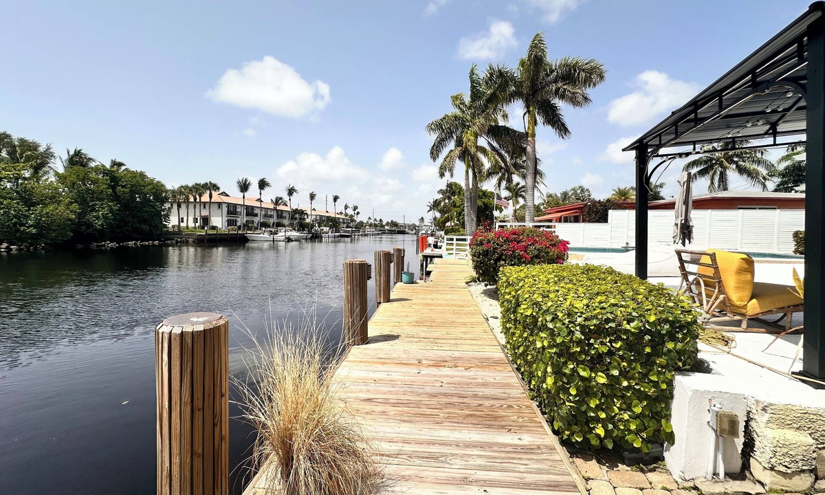 Garden Isles House | Private Waterfront, Ocean Access w/Dock, Pool, Hot Tub, Pompano Beach Paradise