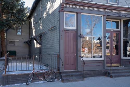 Crested Butte Hotel | Public House Lofts
