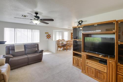 Sunridge Estates House | Quaint Bullhead City Getaway ~ 2 Mi to River!
