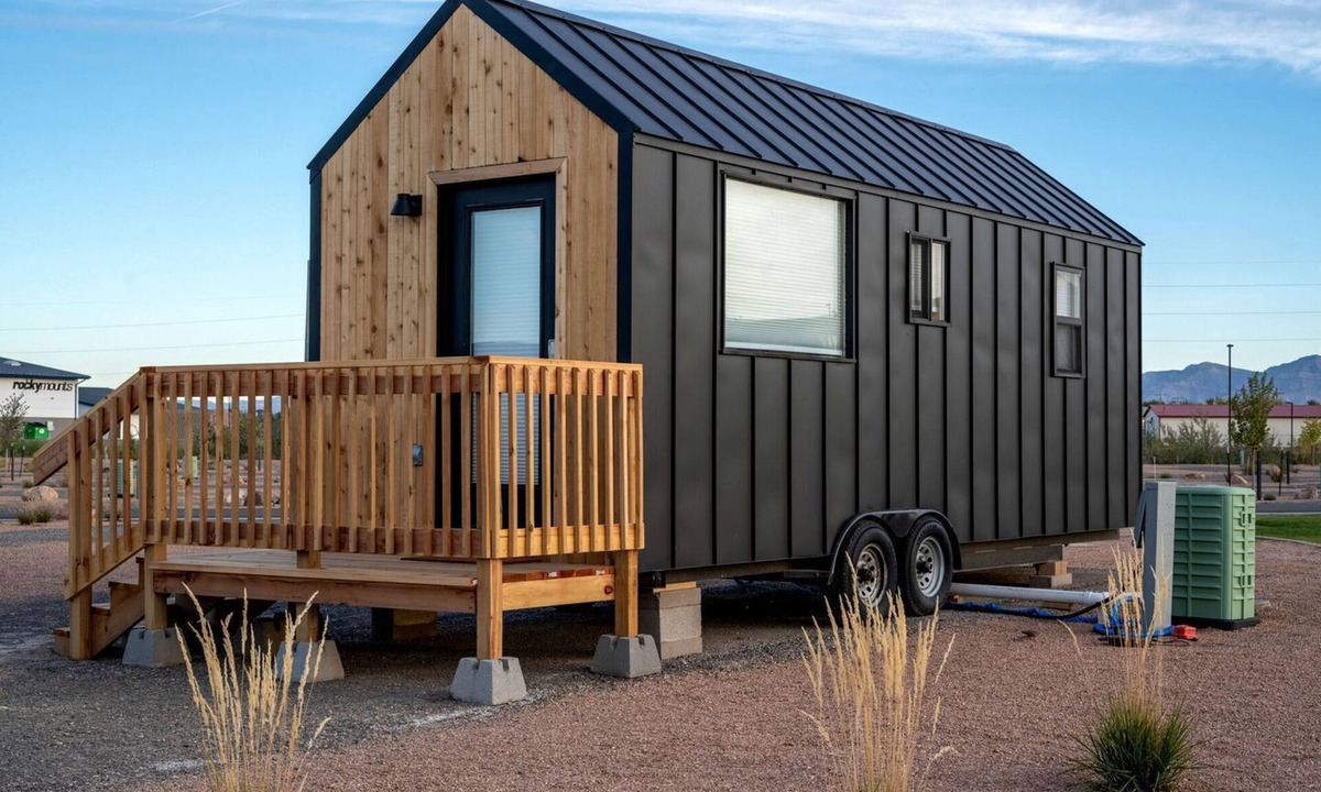 Pear Park Cabin | Quaint Tiny House Haven in Colorado: Your Dream Glamping Getaway in Grand Junction
