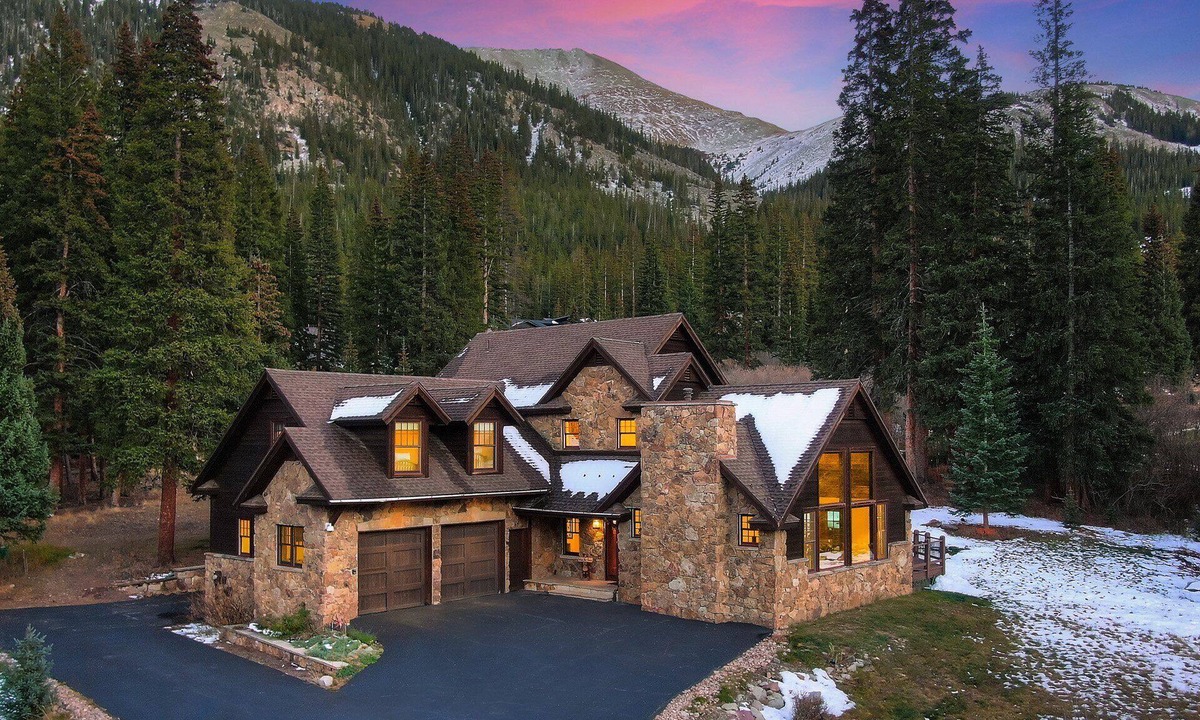 Blue River House | Quandary Peak Lodge | Luxury Amenities, Location, and Views!