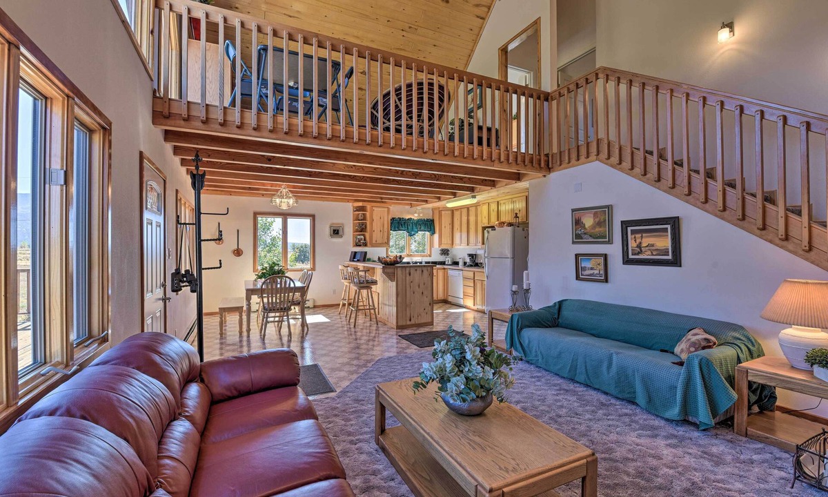 Jaroso House | Questa Home w/Views - 13 Mi to Red River Skiing!