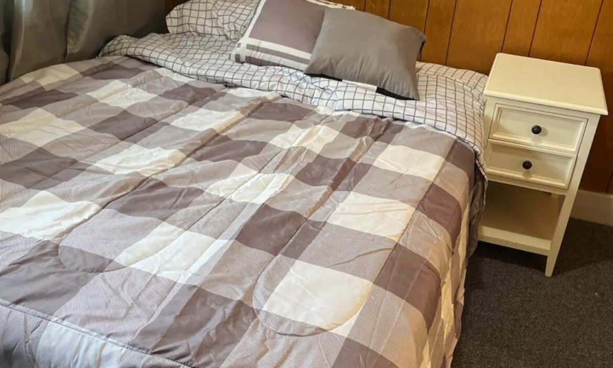 Warren Apartment | Quiet and cozy apartment with AC in charming Warren