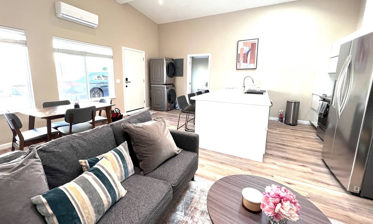 Northside Cottage | Quiet and Spacious 2bed/2bath Cottage in the heart of San Jose
