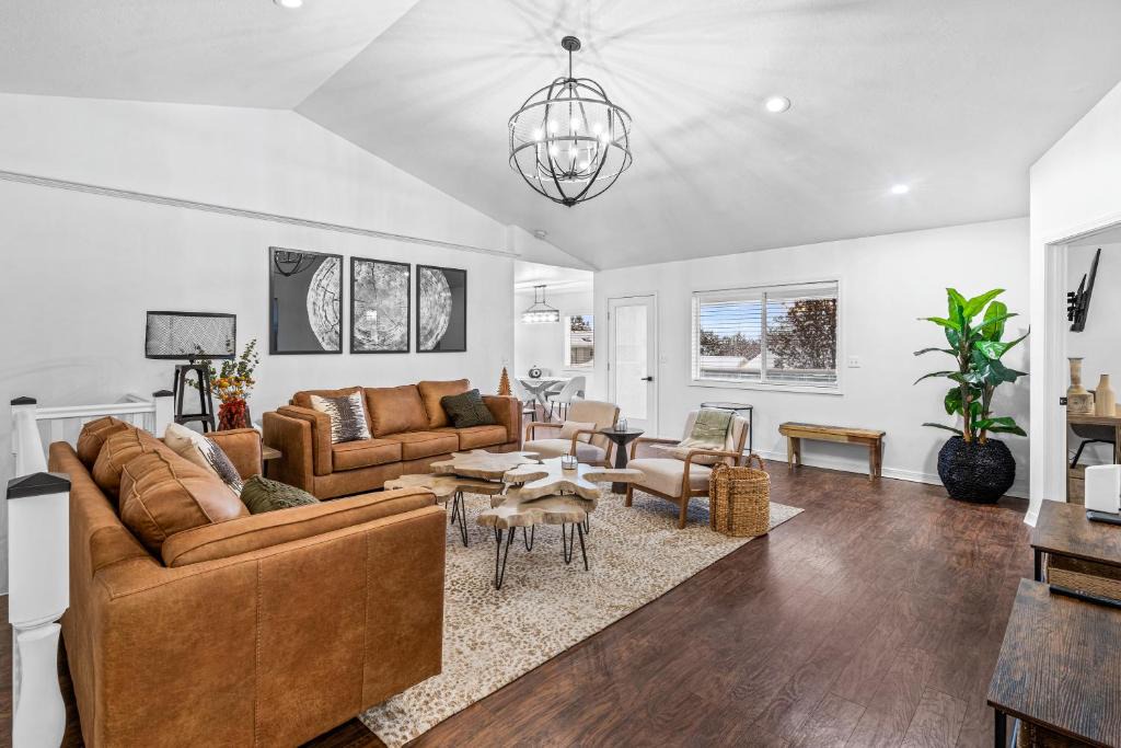 Logan Apartment | Quiet Comfortable Cliffside Estate near USU