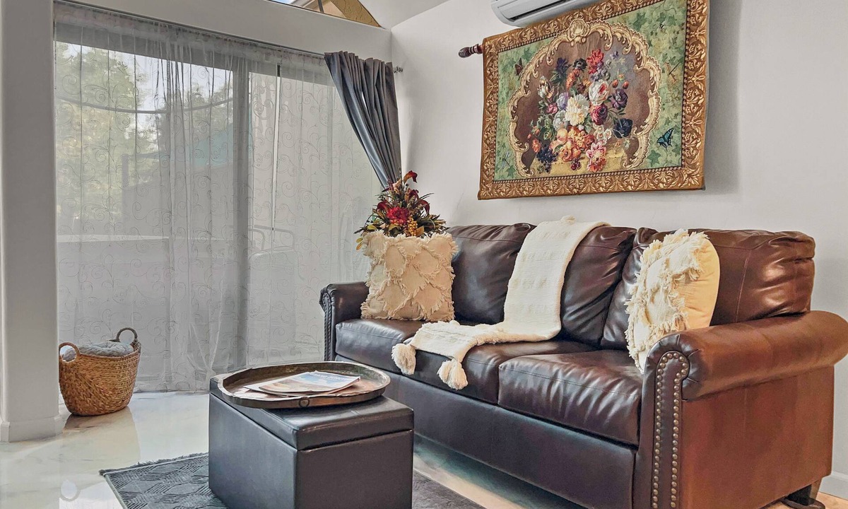 Clifton House | Quiet Garden Sanctuary Hot Tub Pet Friendly
